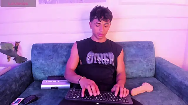 Jaycob Black1 online show from November 17, 2025, 2:23 pm