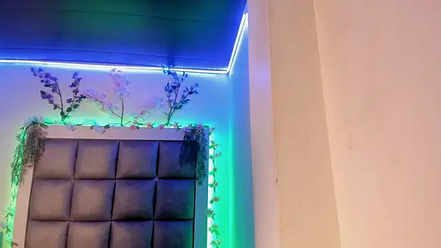 abbiecollins js online show from April 13, 2026, 4:07 am