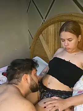 coupleyys online show from April 5, 2026, 6:38 pm