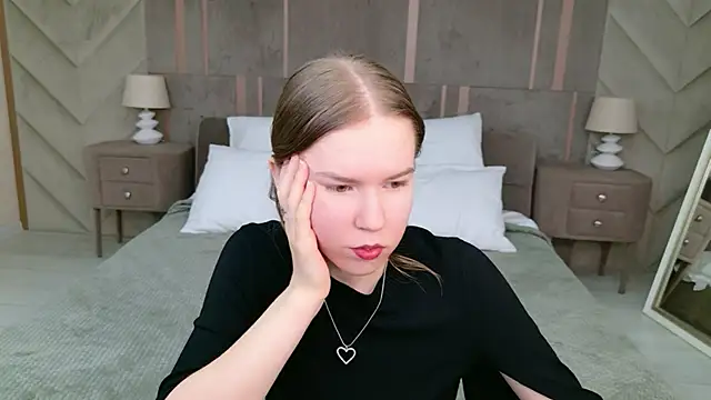 Snapshot of Alida_Brice chatting on February 8, 2026, 5:44 am Alida Brice online show from February 8, 2026, 5:44 am