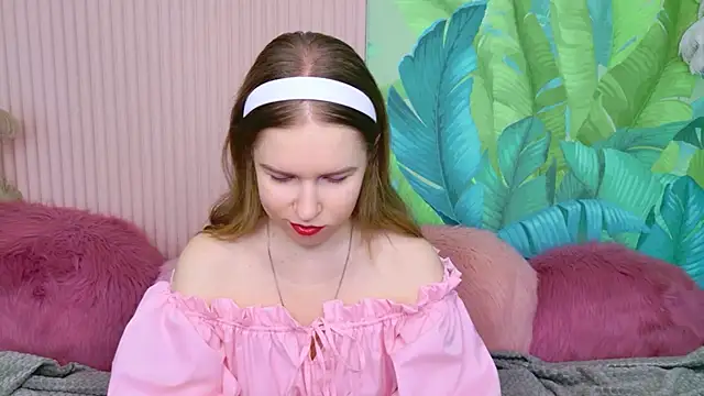 Snapshot of Alida_Brice chatting on February 14, 2026, 5:48 am Alida Brice online show from February 14, 2026, 5:48 am