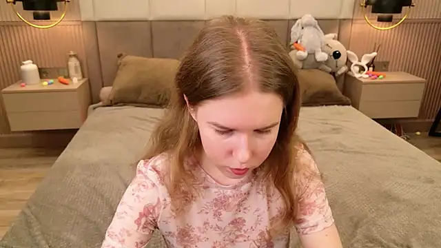 Snapshot of Alida_Brice chatting on April 4, 2026, 5:38 am Alida Brice online show from April 4, 2026, 5:38 am