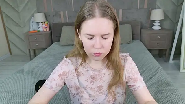 Snapshot of Alida_Brice chatting on April 11, 2026, 5:34 am Alida Brice online show from April 11, 2026, 5:34 am