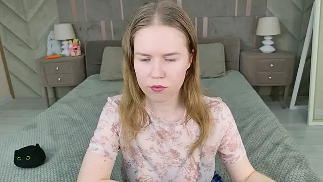 Snapshot of Alida_Brice chatting on April 11, 2026, 7:45 am Alida Brice online show from April 11, 2026, 7:45 am