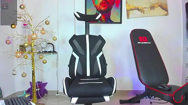 JordanRossie online show from December 15, 2025, 10:14 pm