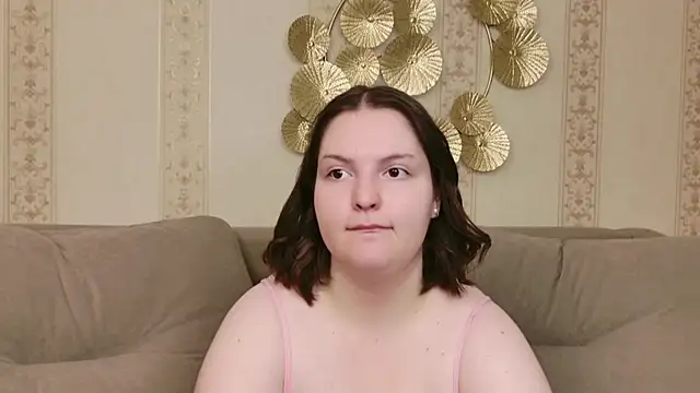 Vanessa Rise online show from October 17, 2025, 5:43 am