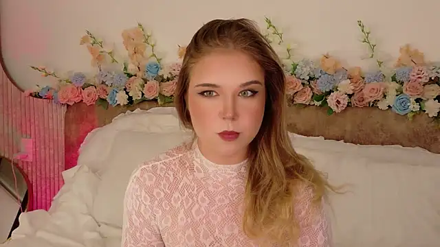 Lilith Bonheur online show from April 21, 2026, 7:50 pm