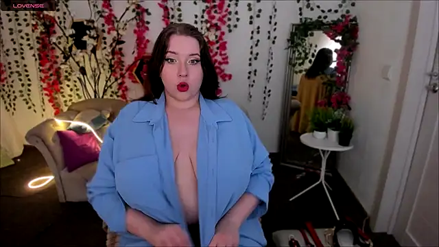 Snapshot of Selena_Muse chatting on October 7, 2025, 5:54 pm Selena Muse online show from October 7, 2025, 5:54 pm