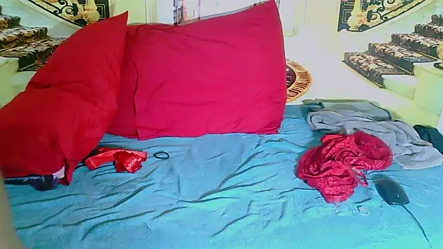 IndianSexcSmyle online show from November 28, 2025, 3:09 am