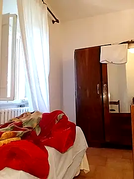 Kwasi-a online show from September 18, 2025, 2:08 pm