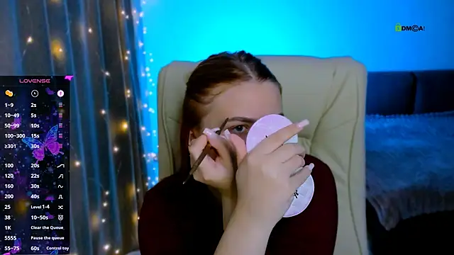 Snapshot of red__dizzy chatting on October 21, 2025, 10:10 pm red dizzy online show from October 21, 2025, 10:10 pm