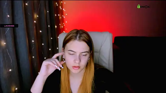 Snapshot of red__dizzy chatting on November 13, 2025, 8:19 pm red dizzy online show from November 13, 2025, 8:19 pm