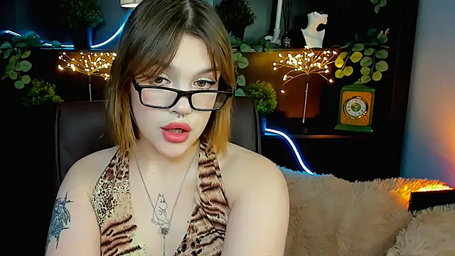 KiraRid online show from November 1, 2025, 4:53 pm