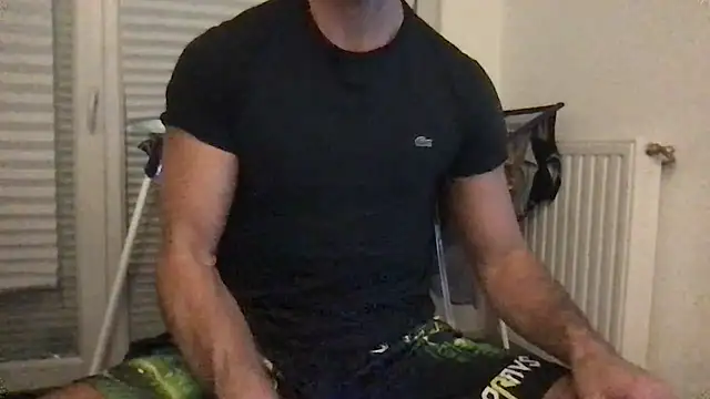 Snapshot of flambeur93 chatting on October 12, 2025, 2:49 pm flambeur93 online show from October 12, 2025, 2:49 pm