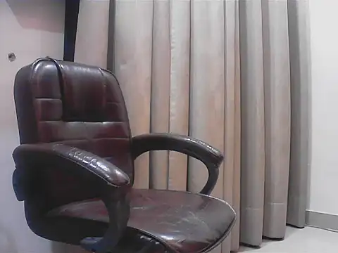 Snapshot of short_girl_ chatting on September 25, 2025, 8:12 pm short girl online show from September 25, 2025, 8:12 pm