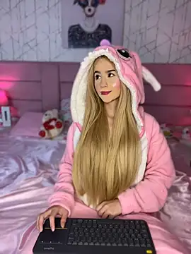 Snapshot of ChloeLaurentt chatting on April 24, 2026, 10:45 pm ChloeLaurentt online show from April 24, 2026, 10:45 pm