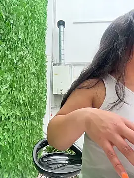 ROUSE SINCLAIR online show from December 15, 2025, 6:23 pm