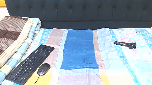 SexyBeverly  online show from October 6, 2025, 2:25 pm