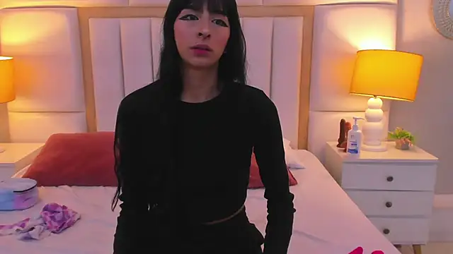 LaylaaDoll online show from February 25, 2026, 7:45 pm