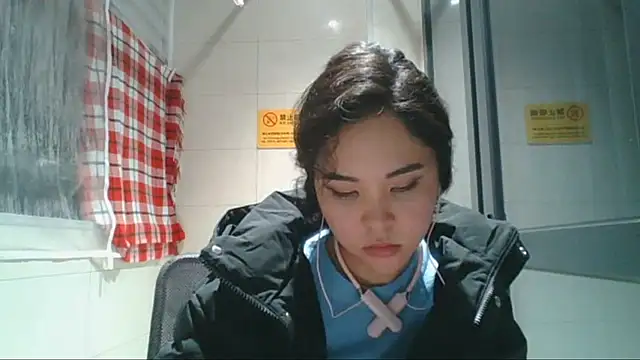 Snapshot of JennyCarpenter chatting on December 15, 2025, 10:30 am JennyCarpenter online show from December 15, 2025, 10:30 am