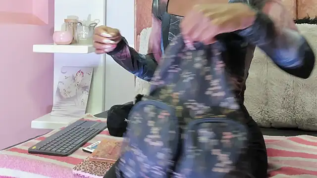 alix noa online show from October 4, 2025, 8:40 pm