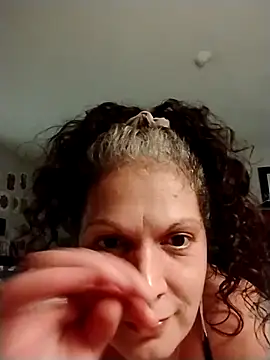 LilTinyWoman online show from October 9, 2025, 2:15 pm