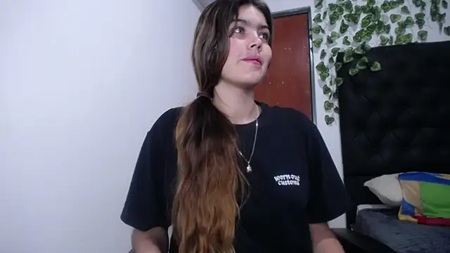 isabel 09 online show from October 11, 2025, 2:55 am