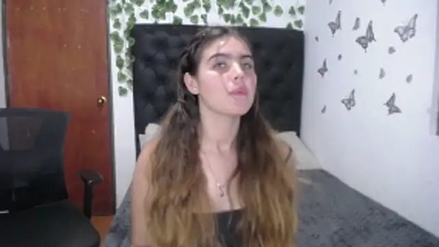 isabel 09 online show from October 30, 2025, 4:19 pm