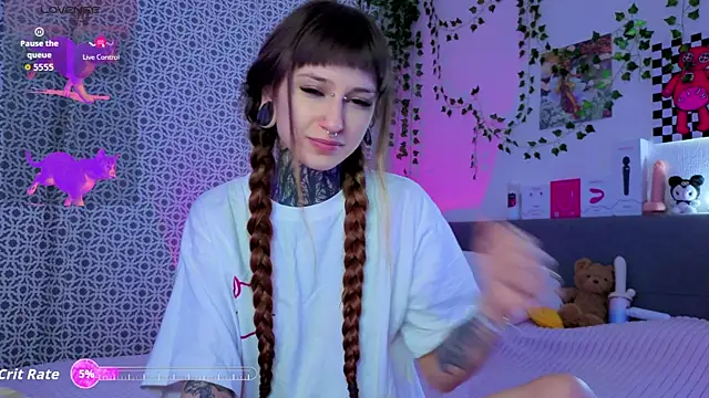 LilithPoison online show from April 18, 2026, 6:12 pm