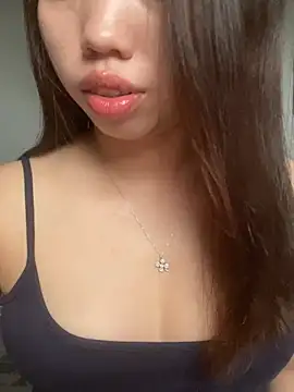 Snapshot of Rose-babyx chatting on April 26, 2026, 8:23 am Rose-babyx online show from April 26, 2026, 8:23 am
