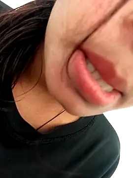 Aaisha-16 online show from March 15, 2026, 4:29 am