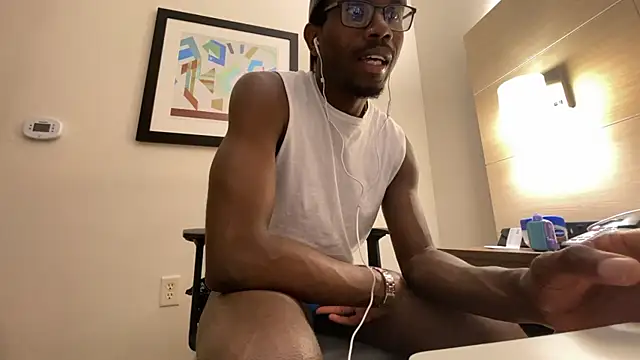 Snapshot of SandroSays chatting on December 1, 2025, 12:04 am SandroSays online show from December 1, 2025, 12:04 am