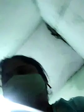 Mmm143 online show from October 5, 2025, 7:01 pm