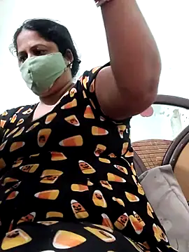 Mmm143 online show from October 19, 2025, 9:43 am