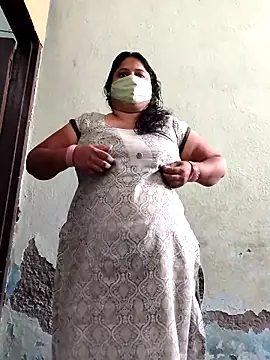 Mmm143 online show from April 13, 2026, 9:48 am