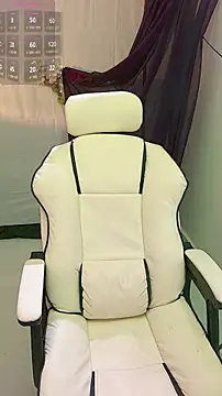 lulu5211 online show from November 19, 2025, 10:59 am