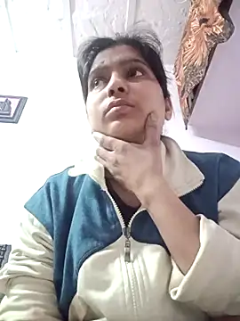 aliya-jaan71 online show from February 5, 2026, 7:46 am