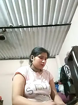 aliya-jaan71 online show from April 17, 2026, 5:05 pm