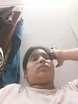 aliya-jaan71 online show from May 17, 2026, 6:33 am