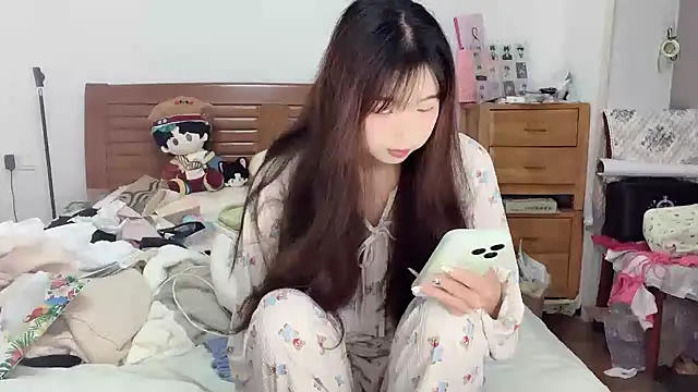 Snapshot of Akong11 chatting on September 30, 2025, 3:28 pm Akong11 online show from September 30, 2025, 3:28 pm