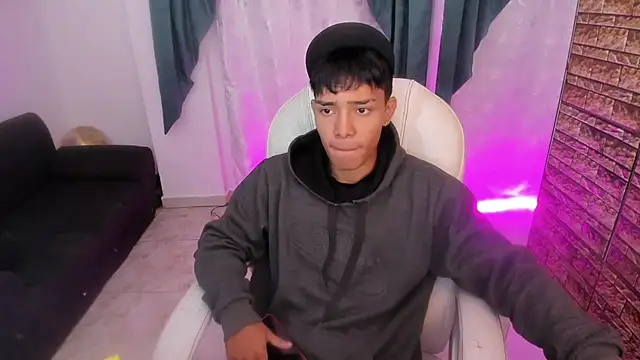 Hunteer Boy online show from October 11, 2025, 7:45 pm