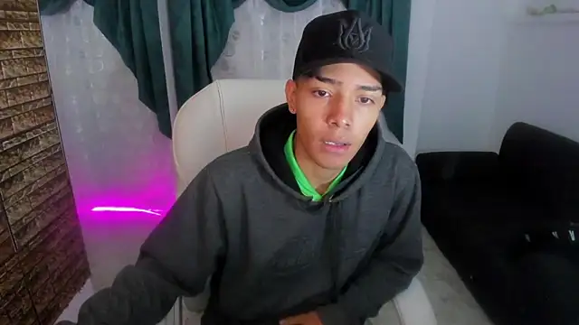 Hunteer Boy online show from October 20, 2025, 6:52 pm