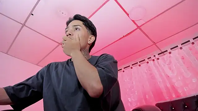 Hunteer Boy online show from November 19, 2025, 4:45 am