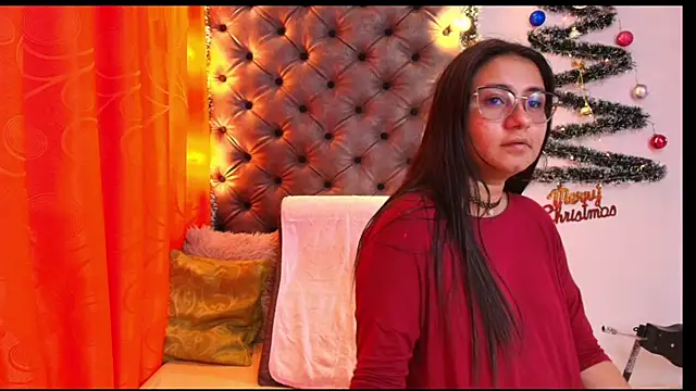 Luna021 1 online show from December 17, 2025, 7:53 pm