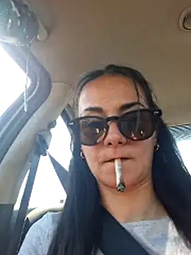 Snapshot of Lauraxxsteen chatting on May 23, 2026, 3:05 pm Lauraxxsteen online show from May 23, 2026, 3:05 pm