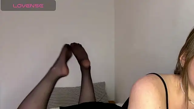 KattyAnderson online show from November 18, 2025, 12:27 am