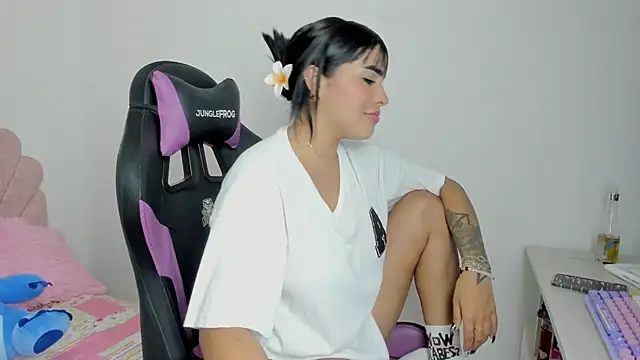 Snapshot of evelynrojas chatting on November 28, 2025, 2:03 am evelynrojas online show from November 28, 2025, 2:03 am