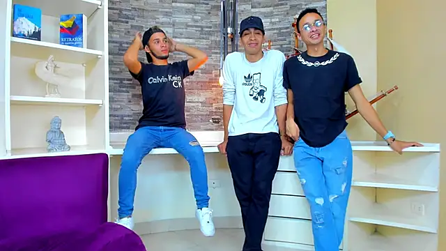 Juicy Creww online show from September 15, 2025, 12:27 pm