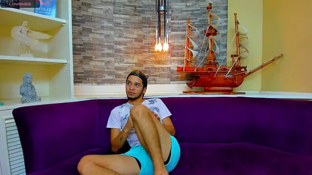 Juicy Creww online show from September 24, 2025, 10:07 am