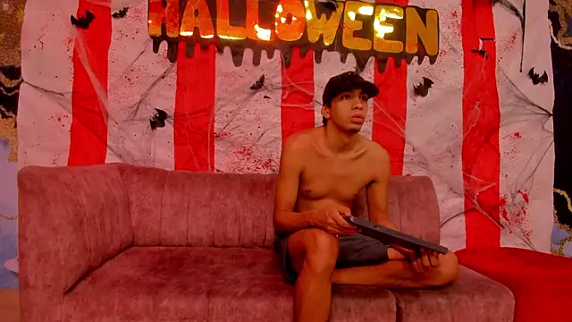 Juicy Creww online show from October 24, 2025, 8:55 am